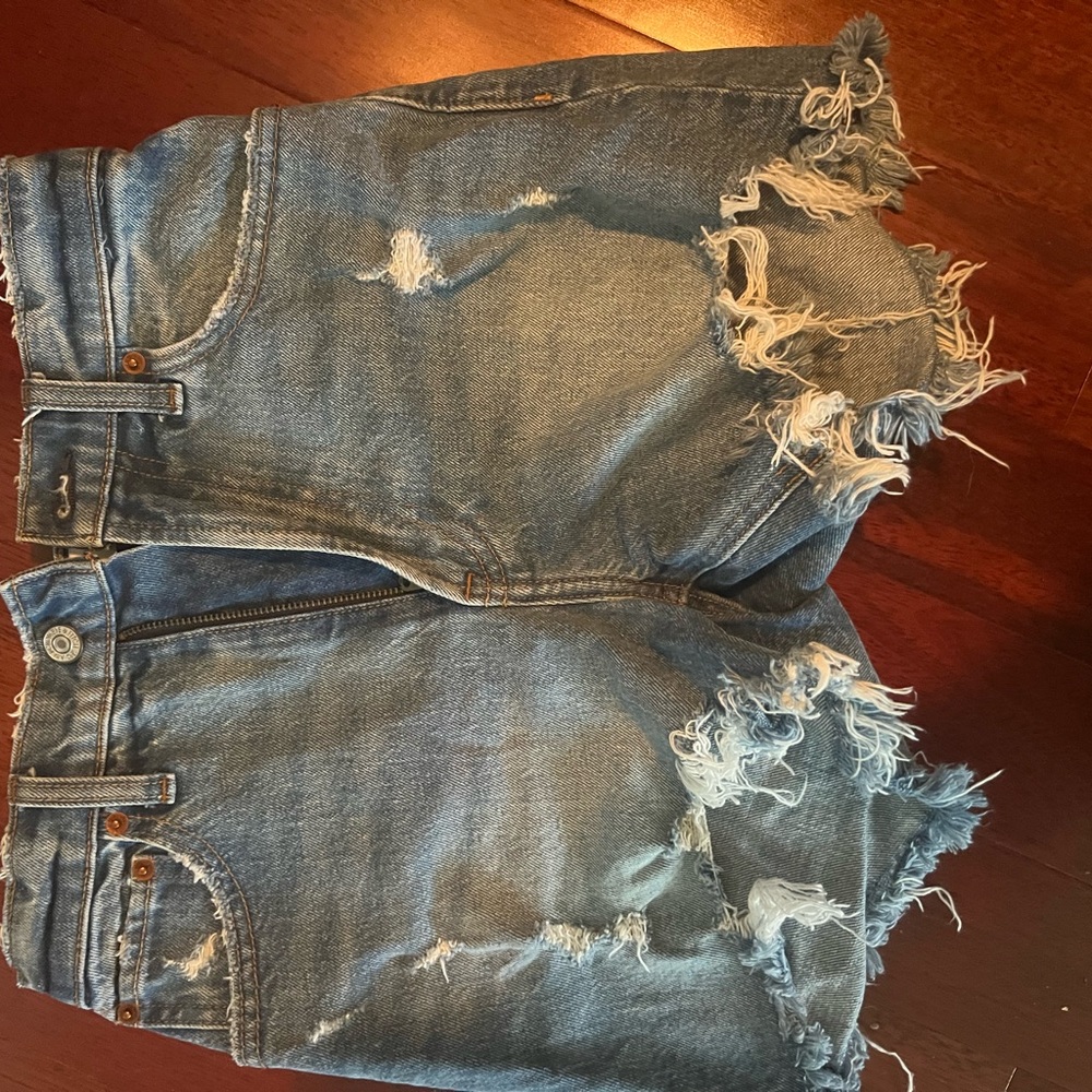 Abercrombie Mom Jeans 4inch Inseam